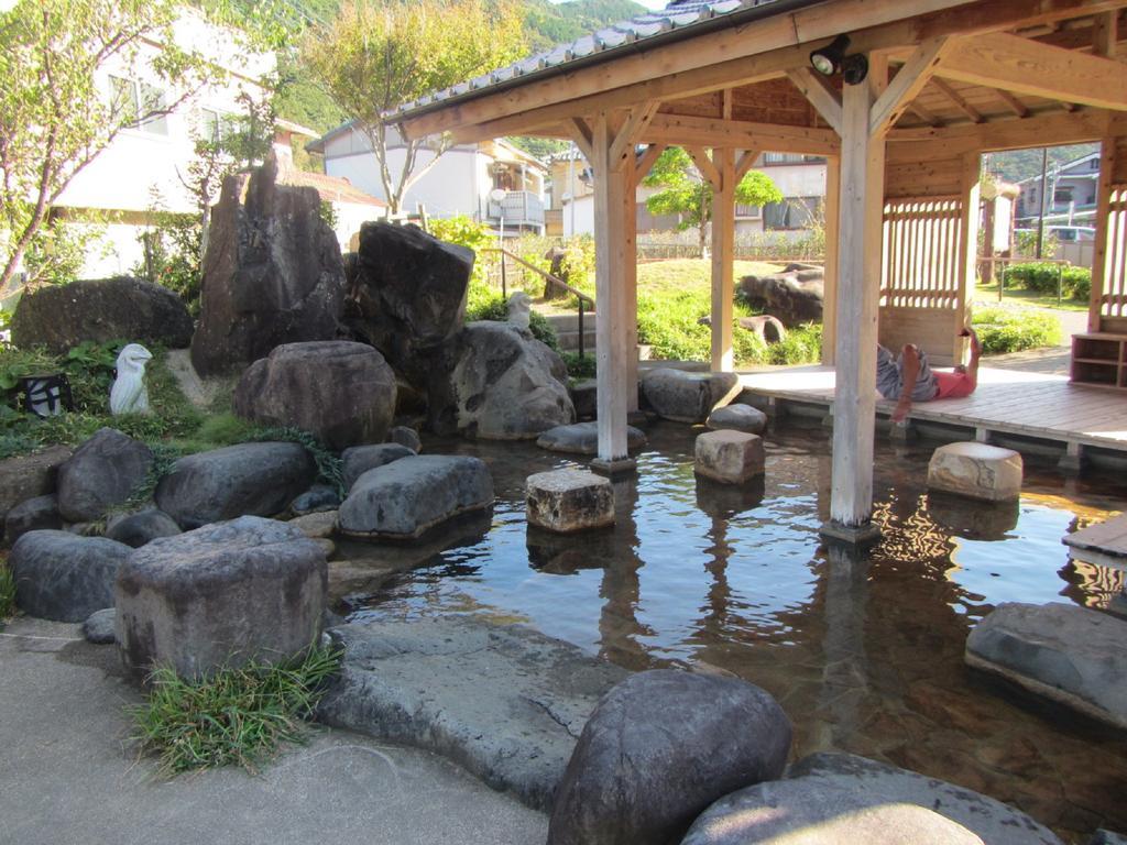 Amakusa West Coast Backpackers Fu-Raibou Hostel ภายนอก รูปภาพ